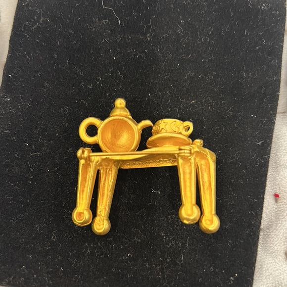 Vintage Leslie Block “Spot of Tea” Matte Gold Brooch-Boutique - Picture 6 of 8